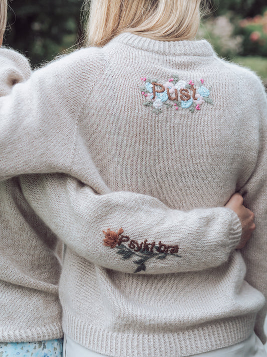 Psykt bra broderi - buet blomst